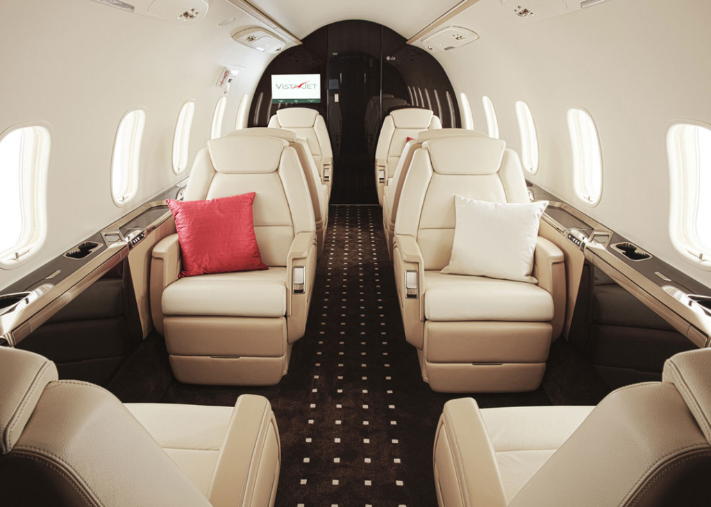 vistajet_bombardier_challenger_350_private_jet_seating.jpg